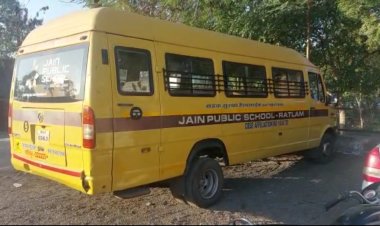 स्कूल बस की टक्कर से मासूम की मौत.. हादसे के बाद लगा लंबा जाम