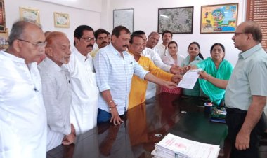 गांधी उद्यान के हरे वृक्षों को काटने के विरोध में कांग्रेस द्वारा ज्ञापन