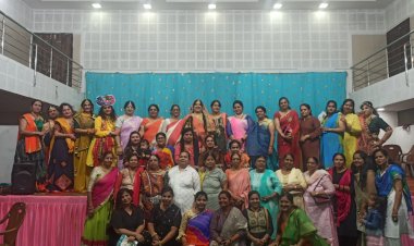 सिंधी समाज की महिलाओं ने मनाया महिला दिवस एवं होली मिलन समारोह