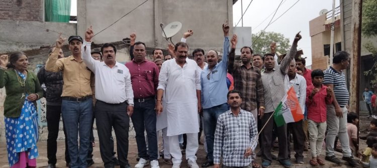शहर कांग्रेस का हाथ से हाथ जोड़ो अभियान निरंतर जारी