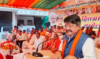 काजल की कोठरी में बैठकर भी बेदाग है विधायक