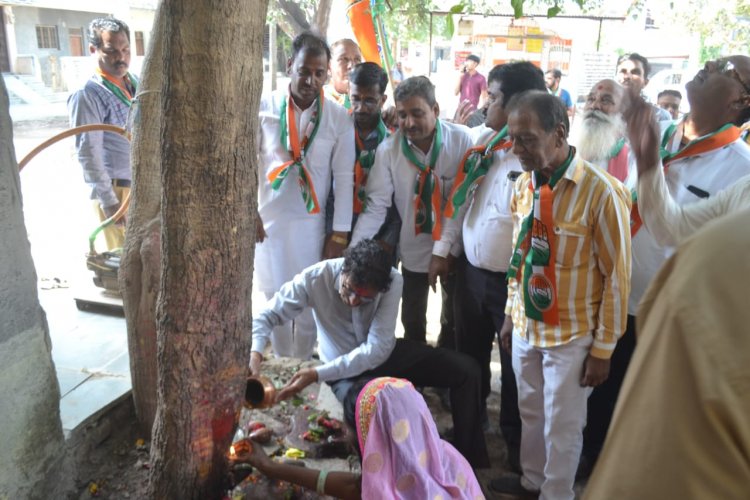 भगवान शिव से आशीर्वाद लेकर कांग्रेस प्रत्याशी पारस सकलेचा ने शुरू किया जनसंपर्क
