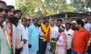 96 वर्ष के पहलवान ने दिया आशीर्वाद और 3 साल के बच्चे ने दादा को किया प्यार..