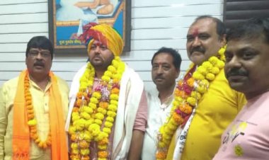 प्रधानमंत्री आवास में जितने पैसे शहर में मिलते हैं उतने ही गांव में मिले इसके लिए आवाज उठाएंगे