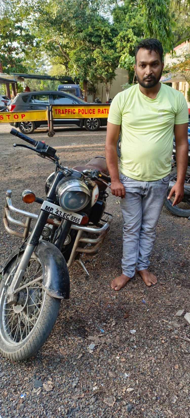 वर्ष 2021 मे चोरी हुई इन्फिल्ड बुलेट पुलिस चेकिंग के दौरान पकड़ाई,आरोपी पुलिस की गिरफ्त में