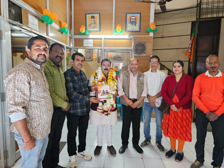 पतंजलि संगठन द्वारा भाजपा जिलाध्यक्ष का सम्मान