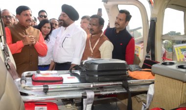 मुख्यमंत्री डॉ यादव ने मरीजो के लिए पीएम श्री एयर एम्बुलेंस सेवा का शुभारंभ किया