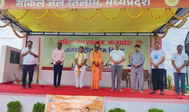 योगमय जेल 21 जून बंदियों ने योग अमृत रसपान किया ,जल तत्व के साथ योग करने कराने की महत्वता समझी