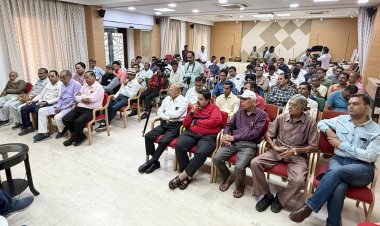 पूरे प्रदेश में नेशनल कॉन्क्लेव से औद्योगिकीकरण का वातावरण बना- एमएसएमई मंत्री चेतन्य काश्यप - ग्लोबल समिट में देंगे रतलाम निवेश क्षेत्र का प्रेज़ेंटेशन - पत्रकार दीप मिलन समारोह में हुआ सीधा संवाद