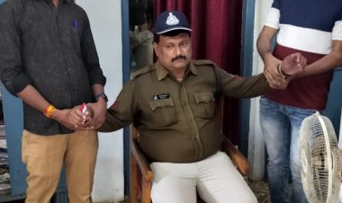 लोकायुक्त ने नागदा में  प्रधान आरक्षक को रिश्वत लेते रंगे हाथों पकड़ा