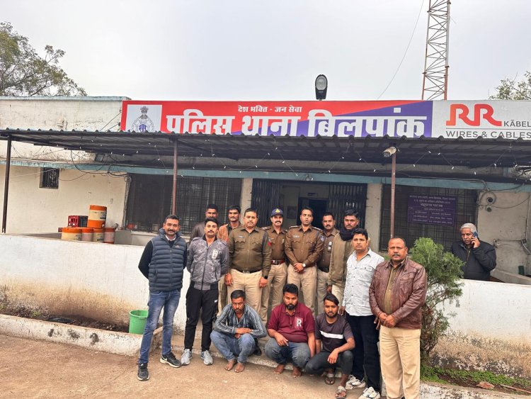पुलिस को मिली सफलता, डोडा चुरा छिलका 81 किलोग्राम एवं अल्टो कार क्रमांक जी.जे.12 सी.जी.4195 कुल किमती 02 लाख 50 हजार रूपये का जप्त