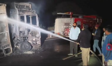 कल्याण केदारेश्वर घाट पर तेल से भरा ट्रक खाक: लाखों का नुकसान