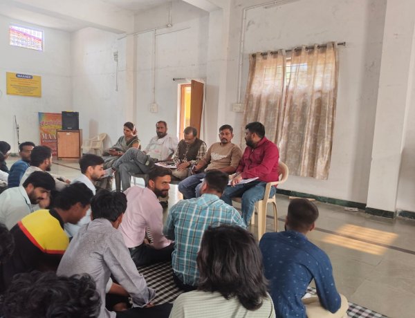 हिंदू जागरण मंच रतलाम महानगर की नगर बैठक श्री रामकृष्ण विवेकानंद आश्रम पर संपन्न