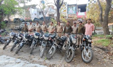 रतलाम पुलिस की बड़ी कार्रवाई: अंतरराज्यीय बाइक चोर गिरोह का पर्दाफाश; सरगना सहित 3 नाबालिग गिरफ्तार, 9 मोटरसाइकिलें बरामद