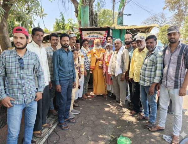 गंगा-जमुनी तहजीब: रतलाम में 'बढ़ वाले बाबा' की दरगाह पर ठंडे पानी के प्याऊ का शुभारंभ, बाबा बर्फानी ने किया उद्घाटन