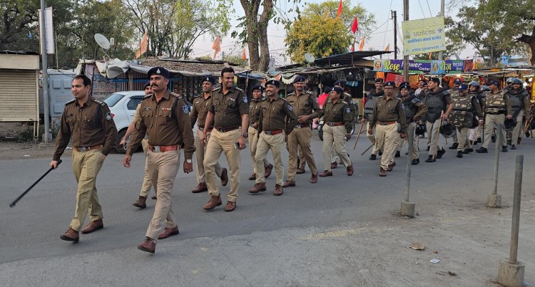 होली और रमजान पर सुरक्षा का 'चक्रव्यूह', ड्रोन से होगी चप्पे-चप्पे की निगरानी; संवेदनशील इलाकों में फ्लैग मार्च